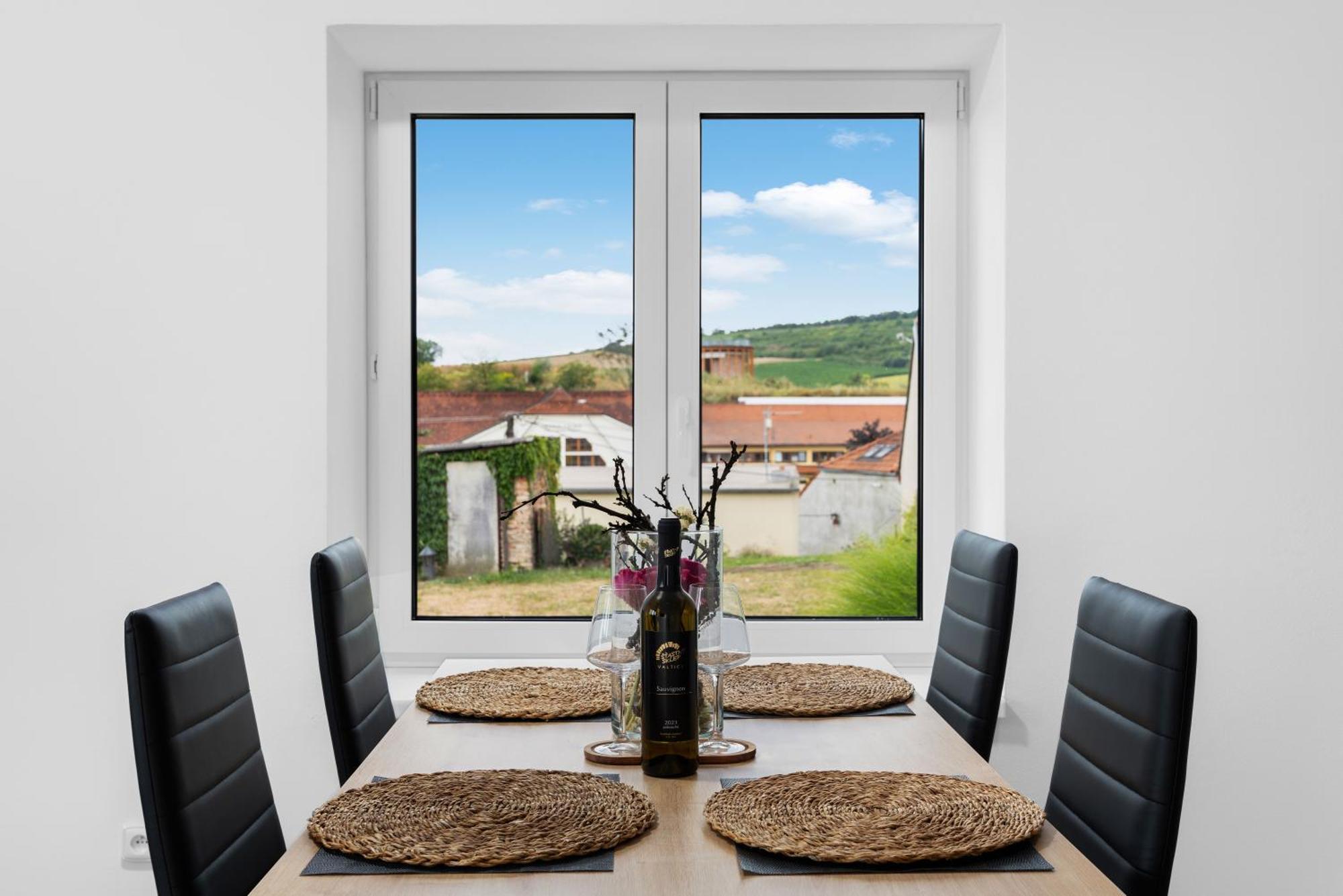 Apartmany Stastny Sklep Valtice Extérieur photo